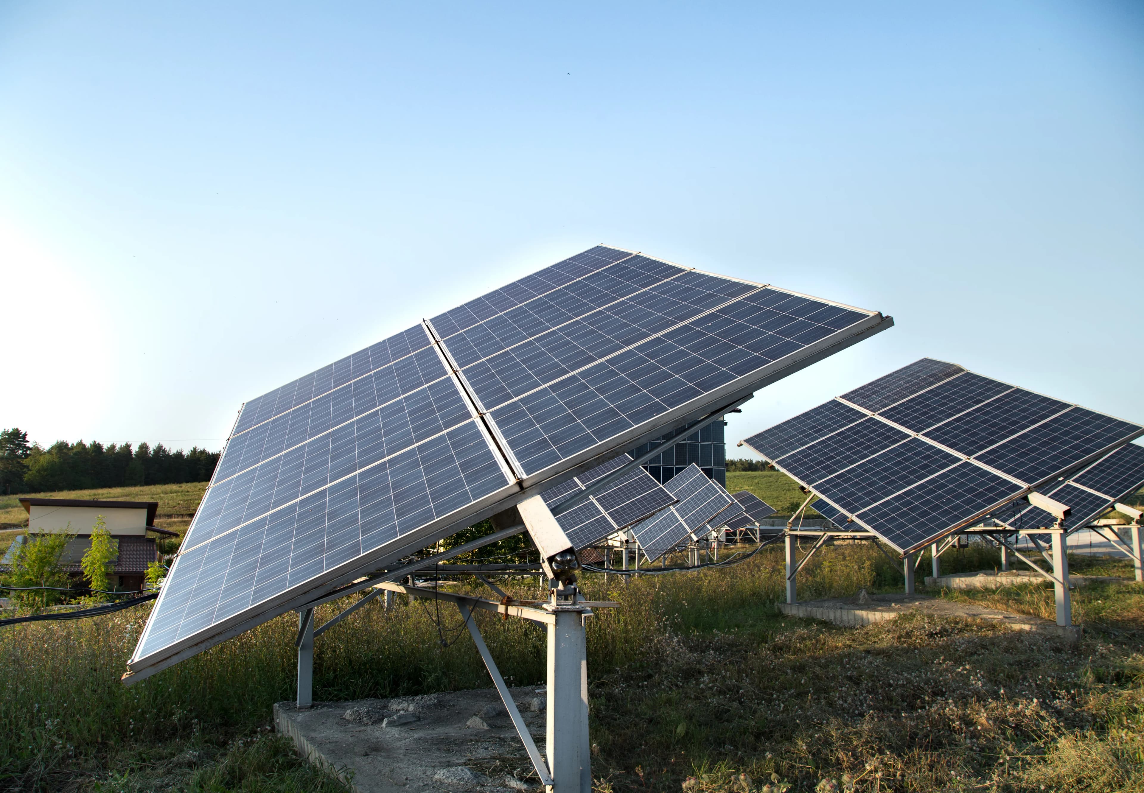 Sistema de bombeo solar para riego agrícola – Neotech Solutions